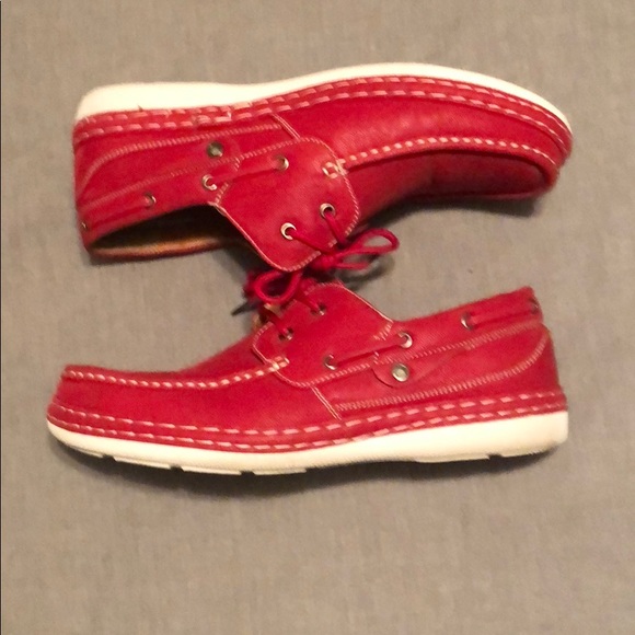 Red boat shoes - Picture 2 of 3